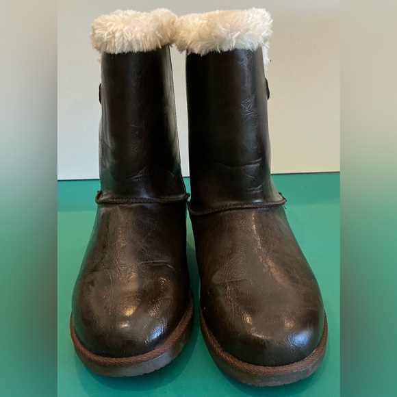 Airwalk Faux Fur-Lined, Toggle Closure, Myra Brown Leather Boots Size 8.5 - Picture 1 of 6